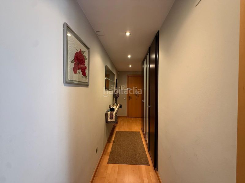 Foto 3d1cefb7-3617-46e3-8a64-6a161c0829f8. Apartament amb calefacció aparcament a Sants-Badal Barcelona