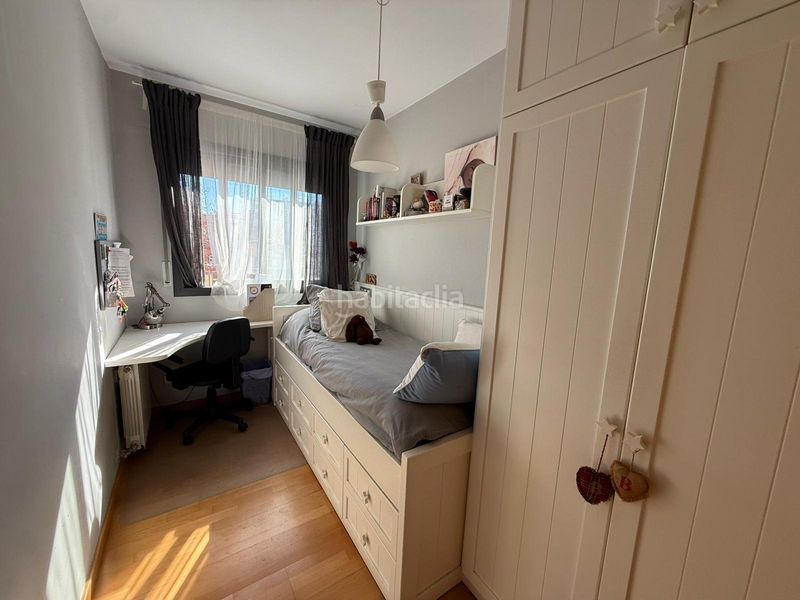 Foto 54b95ded-5b37-4a2d-b101-d73a2d0d5b32. Apartament amb calefacció aparcament a Sants-Badal Barcelona