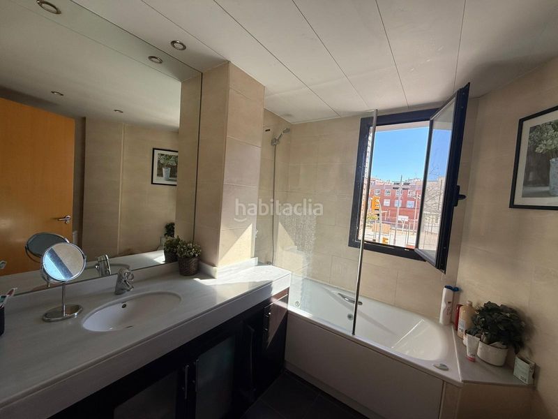Foto b0d03906-4115-4e5e-be66-57bdf6c7425e. Apartament amb calefacció aparcament a Sants-Badal Barcelona