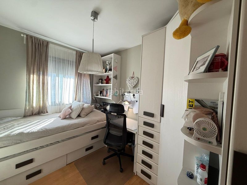 Foto c0b718d4-6913-40a0-864e-37d9b14ce0fd. Apartament amb calefacció aparcament a Sants-Badal Barcelona