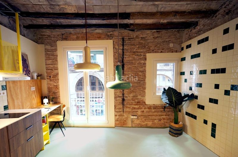 Foto 7aabcbde-d1a8-4390-94e9-478d2c366d97. Apartament amb calefacció a Raval Barcelona