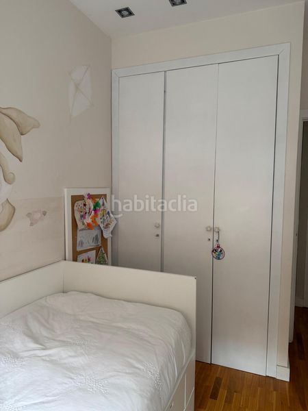 Foto 09548c40-396b-4e65-a9d3-8d53715f5bcd. Apartament amb calefacció a El Camp de l´Arpa del Clot Barcelona