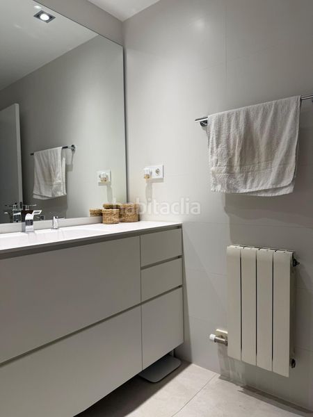 Foto 54f5adbc-0d9b-48d5-943a-1352fe762f8f. Apartament amb calefacció a El Camp de l´Arpa del Clot Barcelona