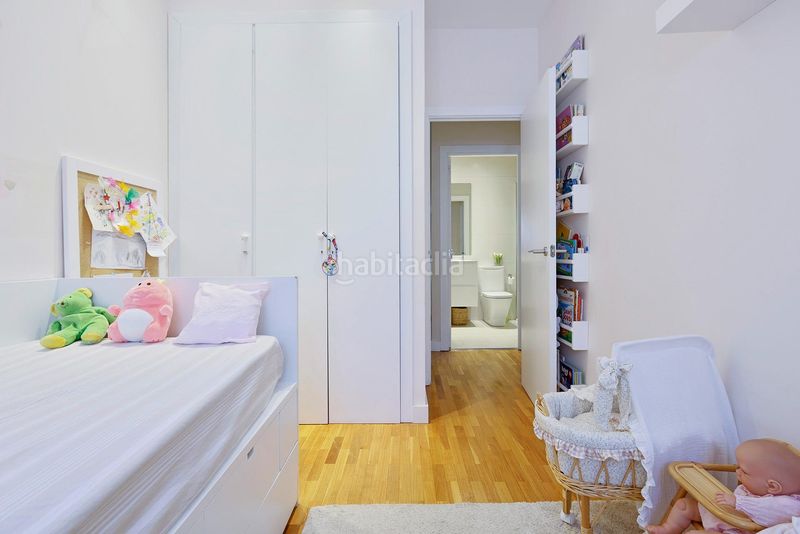 Foto 794e2a90-a081-43da-b2e1-5ab5e5fd92d7. Apartament amb calefacció a El Camp de l´Arpa del Clot Barcelona