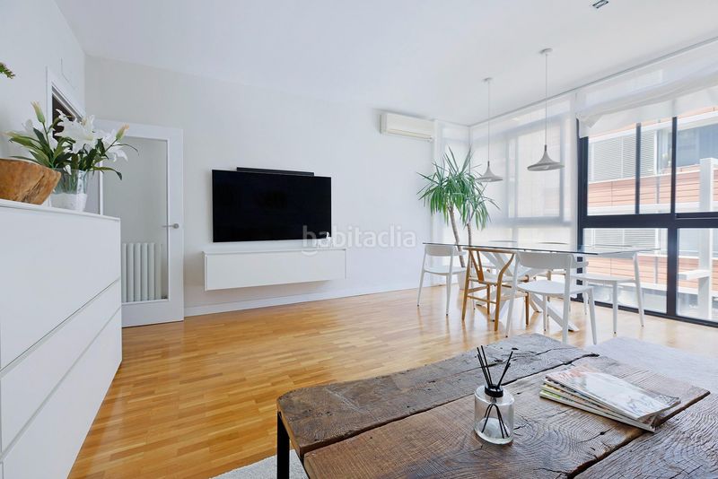 Foto a1233b88-61de-4670-958f-5eaed91ff46c. Apartament amb calefacció a El Camp de l´Arpa del Clot Barcelona