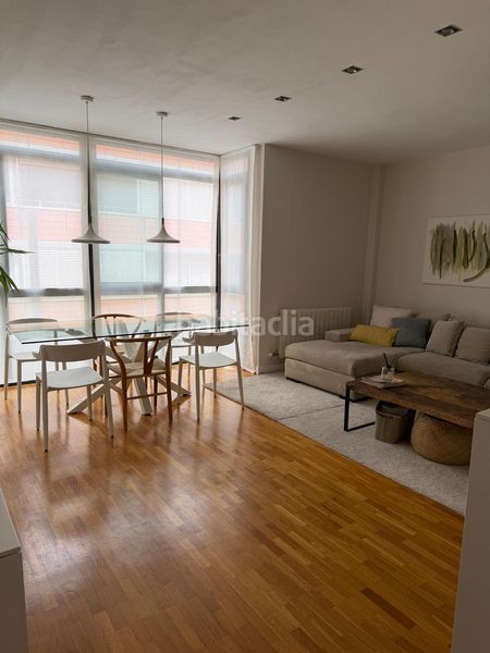 Foto b160df48-f41b-4905-a81d-05bb444c77d7. Apartament amb calefacció a El Camp de l´Arpa del Clot Barcelona