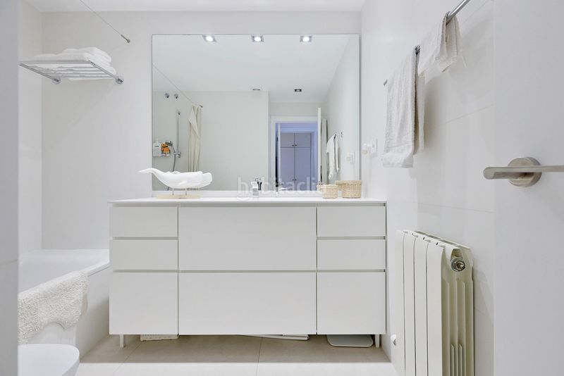 Foto e4fd92e3-68f5-480f-b3b9-1b50d9f1f06c. Apartament amb calefacció a El Camp de l´Arpa del Clot Barcelona