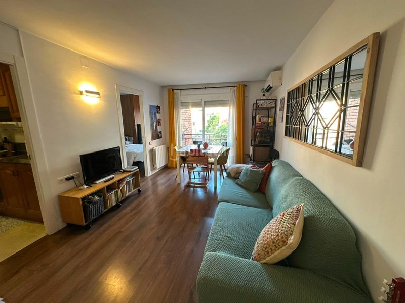 Foto cdf3eb61-edc2-4509-9f27-4dca81c60049. Apartament amb calefacció a Carmel Barcelona