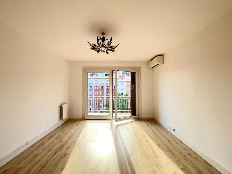 Foto b653f47f-eab9-4592-a5c3-ce0b07ea28c2. Affitto appartamento in La Nova Esquerra de l´Eixample Barcelona