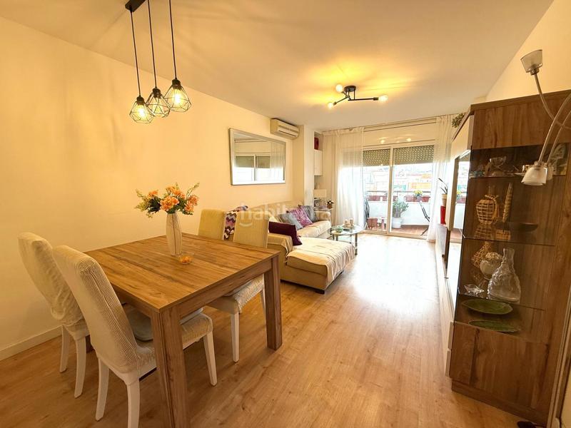 Foto 055d0c92-b5b0-4ce2-b369-e54964ee3d7a. Piccolo appartamento con parcheggio in Les Planes Hospitalet de Llobregat (L´)