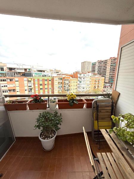 Foto 277a241f-4b8d-4d97-b24b-e41f4186d612. Piccolo appartamento con parcheggio in Les Planes Hospitalet de Llobregat (L´)