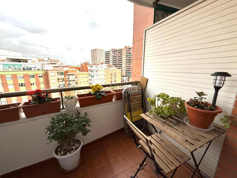 Foto b5da4568-b216-4ce3-9a5e-cf65e542e79f. Piccolo appartamento con parcheggio in Les Planes Hospitalet de Llobregat (L´)