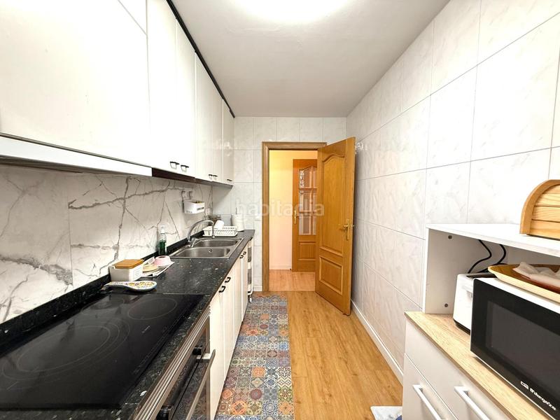 Foto d184e861-f669-4e12-8ba4-235c37e9af00. Piccolo appartamento con parcheggio in Les Planes Hospitalet de Llobregat (L´)