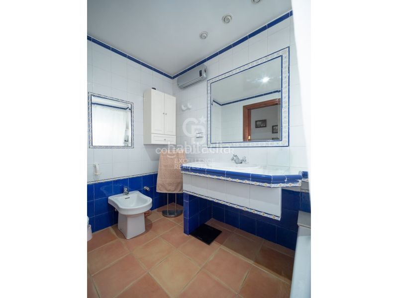 Foto 412d9980-da1b-4c09-ba0e-5a031b9f543c. Casa amb aparcament a Oliva pueblo Oliva