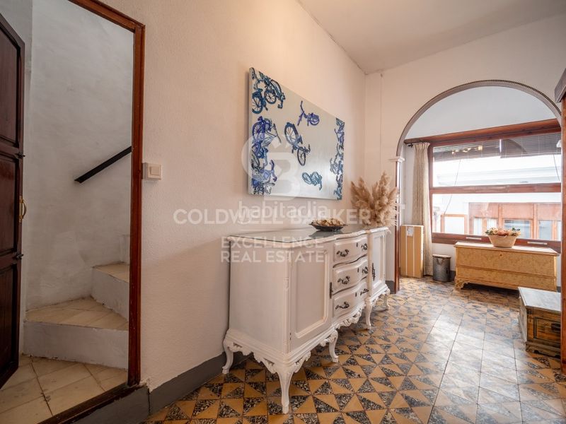 Foto 77b9a41d-2bfb-432a-8102-17140a589940. Casa amb aparcament a Oliva pueblo Oliva