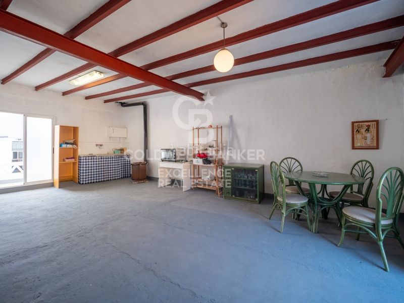 Foto e897d3ec-91dc-4da2-b220-2517f9a4b338. Casa amb aparcament a Oliva pueblo Oliva