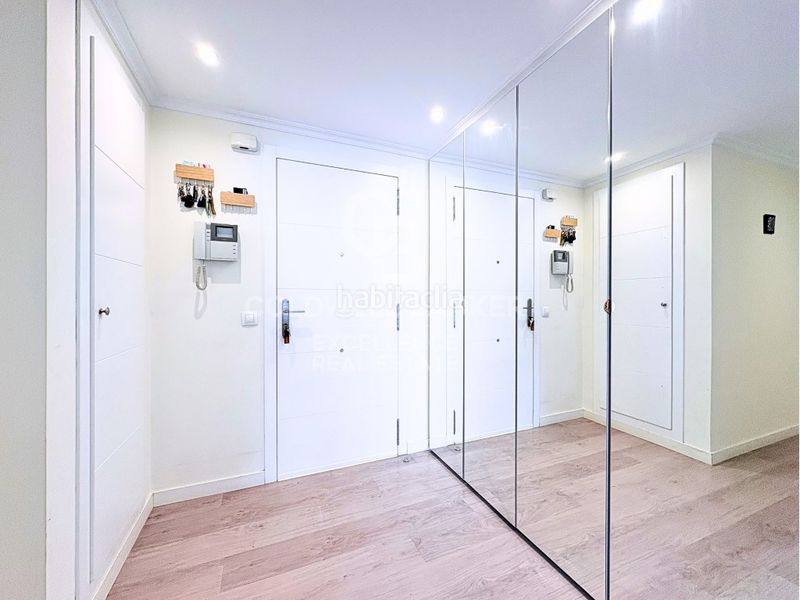 Piso vivienda de diseño en urbanización con terraza, piscina, pádel, garaje en av alfahuir en Valencia - Imagen 18