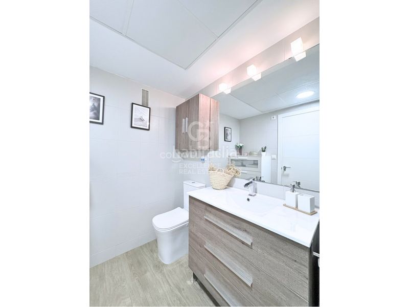 Piso vivienda de diseño en urbanización con terraza, piscina, pádel, garaje en av alfahuir en Valencia - Imagen 31