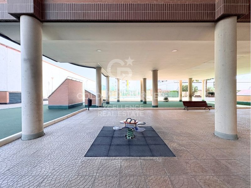 Piso vivienda de diseño en urbanización con terraza, piscina, pádel, garaje en av alfahuir en Valencia - Imagen 40