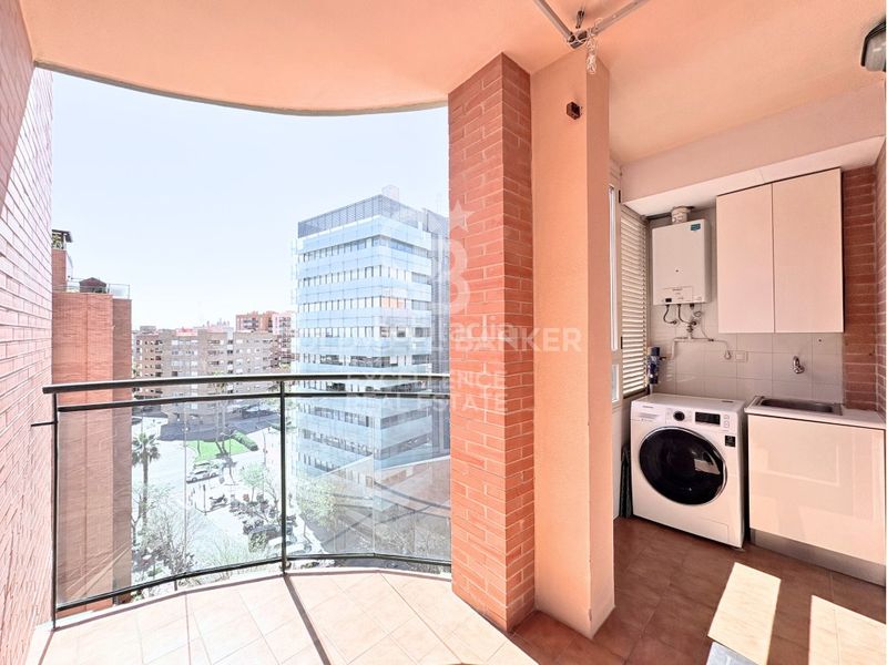 Piso vivienda de diseño en urbanización con terraza, piscina, pádel, garaje en av alfahuir en Valencia - Imagen 16