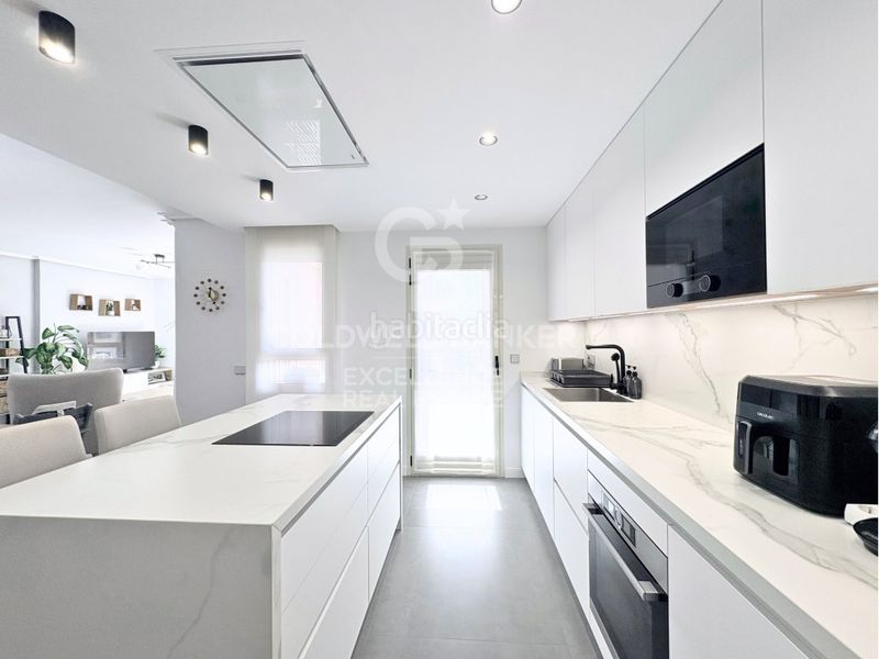 Piso vivienda de diseño en urbanización con terraza, piscina, pádel, garaje en av alfahuir en Valencia - Imagen 13