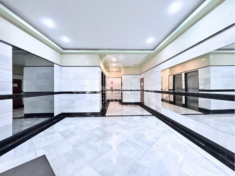 Piso vivienda de diseño en urbanización con terraza, piscina, pádel, garaje en av alfahuir en Valencia - Imagen 36