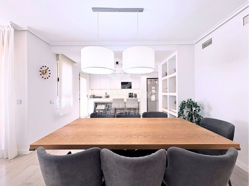 Piso vivienda de diseño en urbanización con terraza, piscina, pádel, garaje en av alfahuir en Valencia - Imagen 4