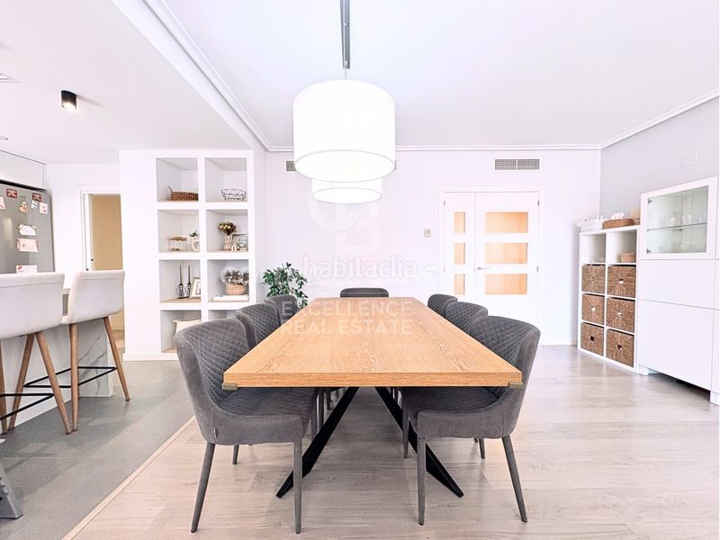 Piso vivienda de diseño en urbanización con terraza, piscina, pádel, garaje en av alfahuir en Valencia - Imagen 3