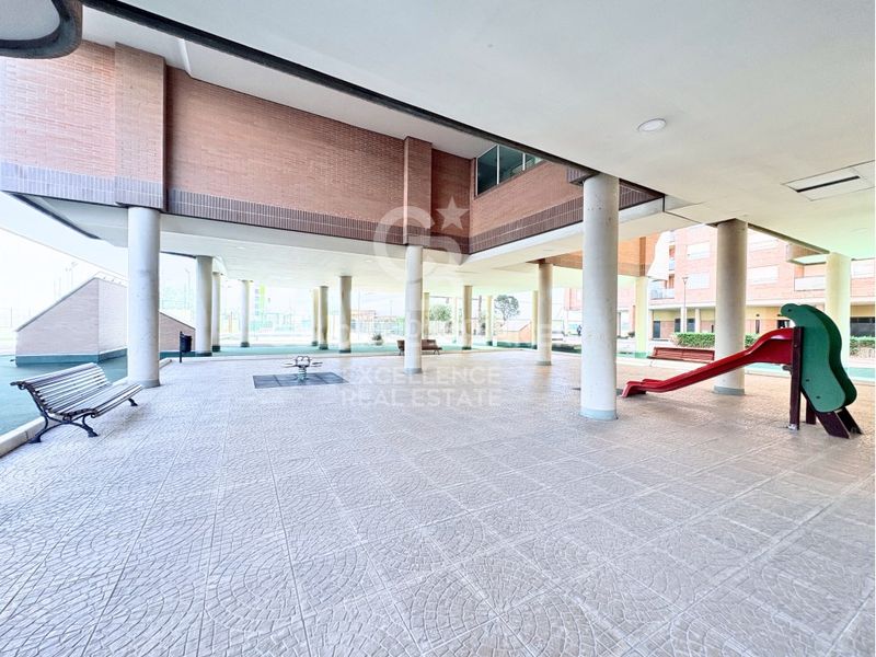 Piso vivienda de diseño en urbanización con terraza, piscina, pádel, garaje en av alfahuir en Valencia - Imagen 39