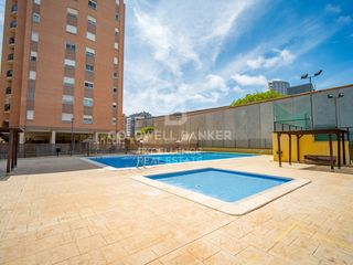 Pis  Calle jose chabas bordehore. Vivienda de diseño en urbanización con terraza, piscina, pádel,