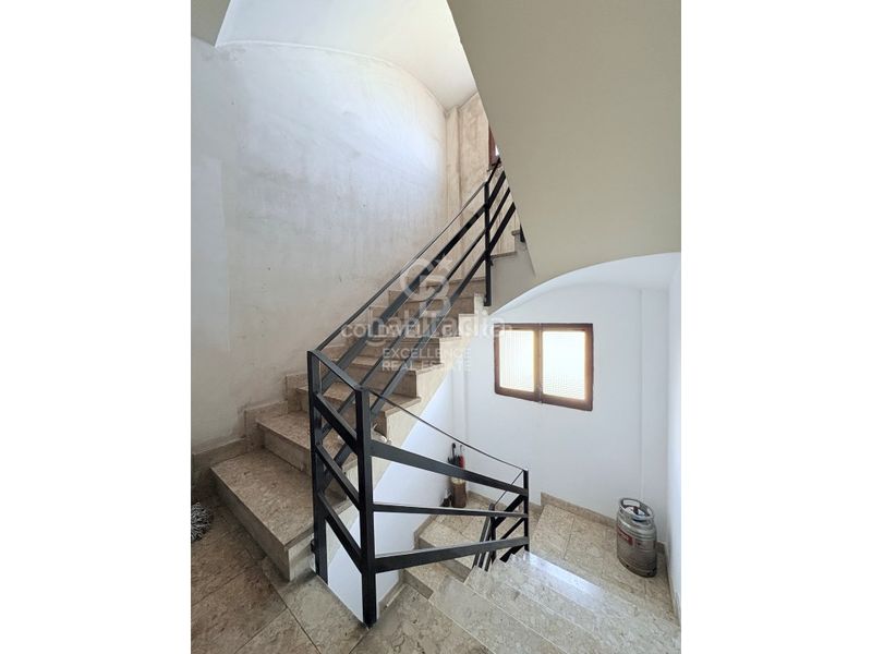 Foto 0105f730-d705-4473-914d-2775322edf57. Edifici a Oliva pueblo Oliva