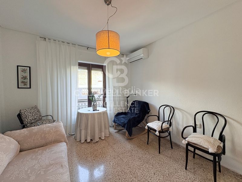 Foto 106b7000-ea0d-4699-954e-d71c7089475f. Edifici a Oliva pueblo Oliva