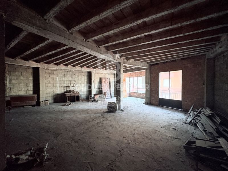 Foto 6dea308b-9e4c-465c-a1d2-efab5061f1ec. Edifici a Oliva pueblo Oliva