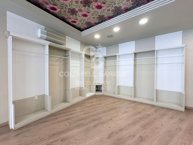 Foto 74b23a1b-7440-4ce9-9309-4c6468c764e1. Edifici a Oliva pueblo Oliva