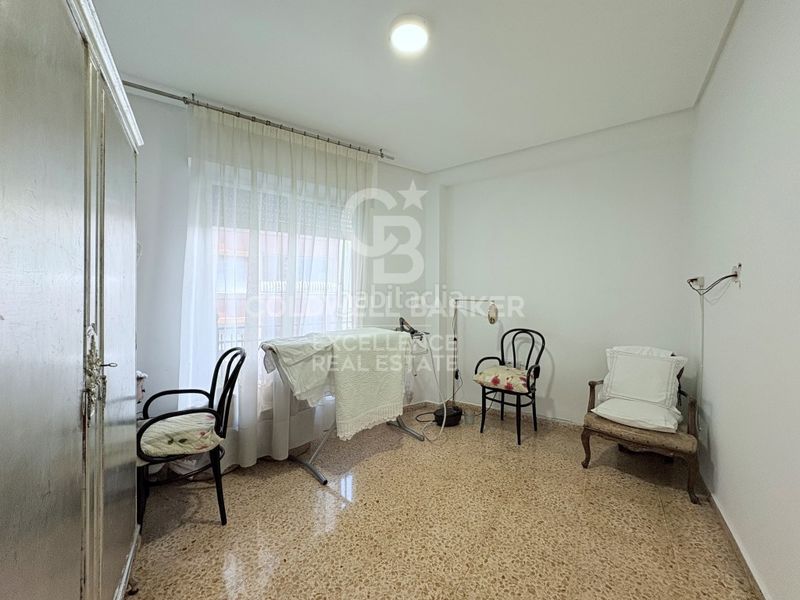 Foto 7929f909-909d-4208-b656-f8dd2a232c4e. Edifici a Oliva pueblo Oliva