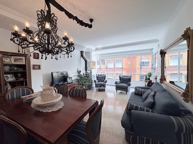 Foto a727d4ec-b750-4f5c-a0b2-b588872e0955. Edifici a Oliva pueblo Oliva