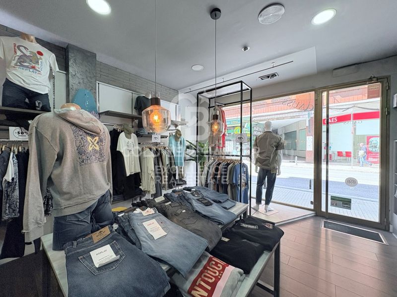 Foto d6feb1b7-8ef4-4753-b939-cc76c982fc9a. Edifici a Oliva pueblo Oliva