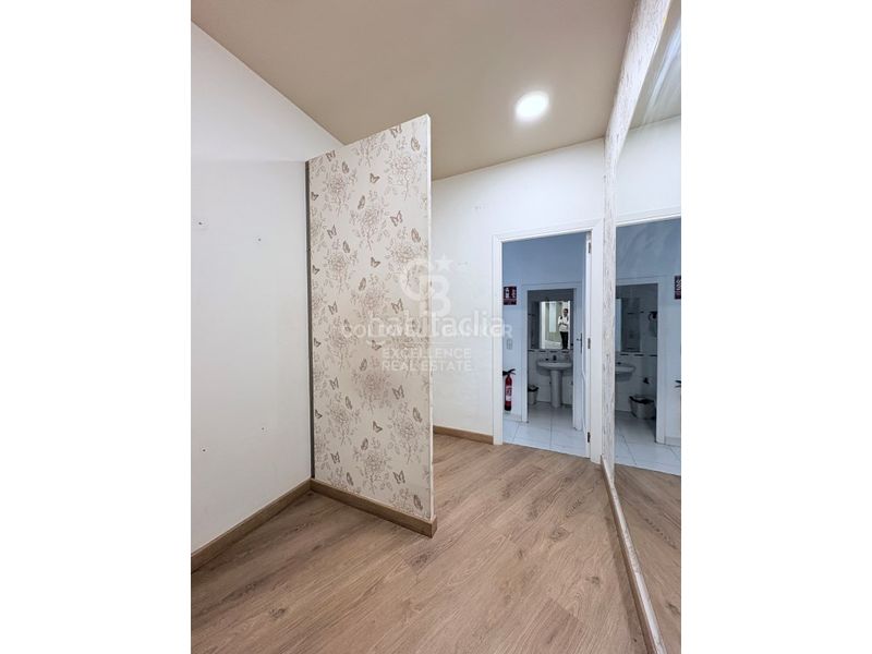 Foto e37769de-d160-499d-bed4-99beaa456919. Edifici a Oliva pueblo Oliva