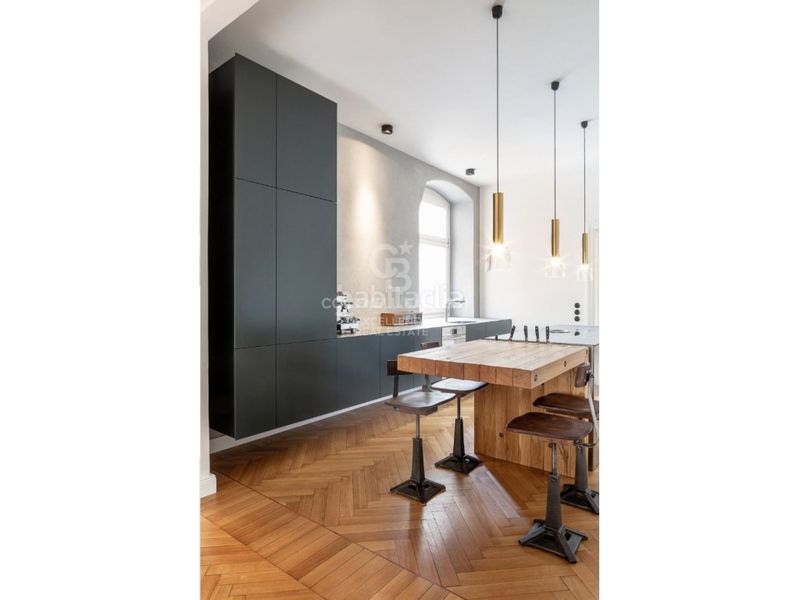 Foto dd1aa120-d937-4f32-b173-909c0c0dd956. Pis a Gran Via Valencia