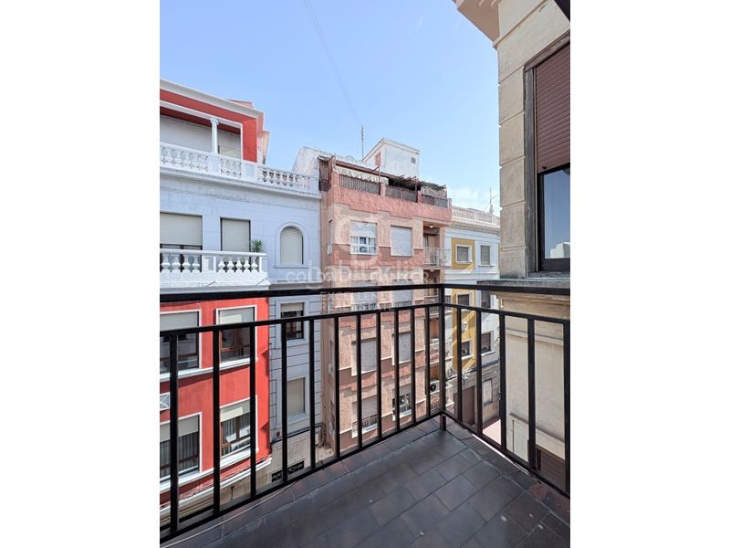 Foto 8ab60b8e-eb9c-47b1-8ac6-73bbc1610454. Pis a Oliva pueblo Oliva