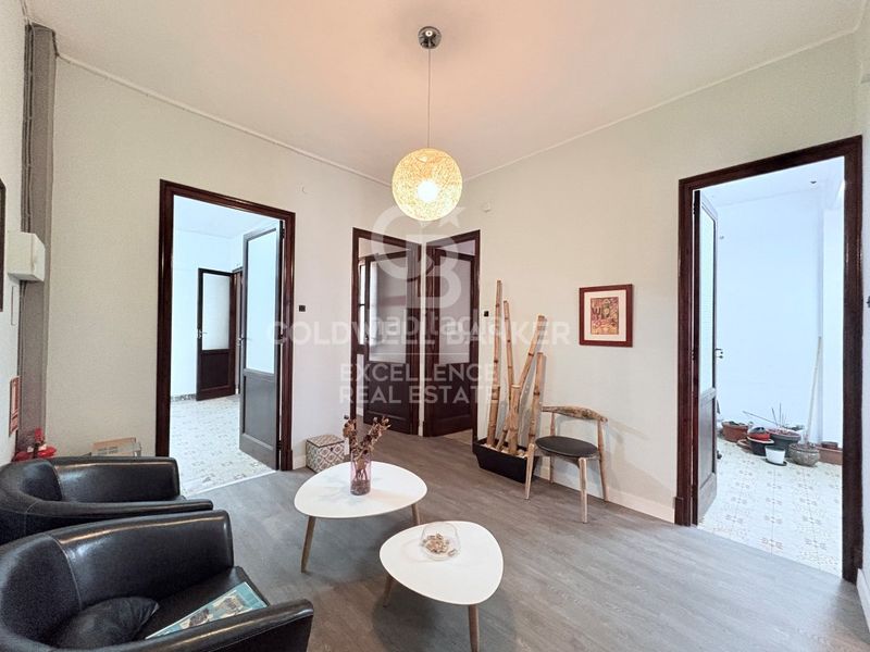 Foto a9d6c16c-663f-4393-bf8a-a2e99a6545b5. Pis a Oliva pueblo Oliva