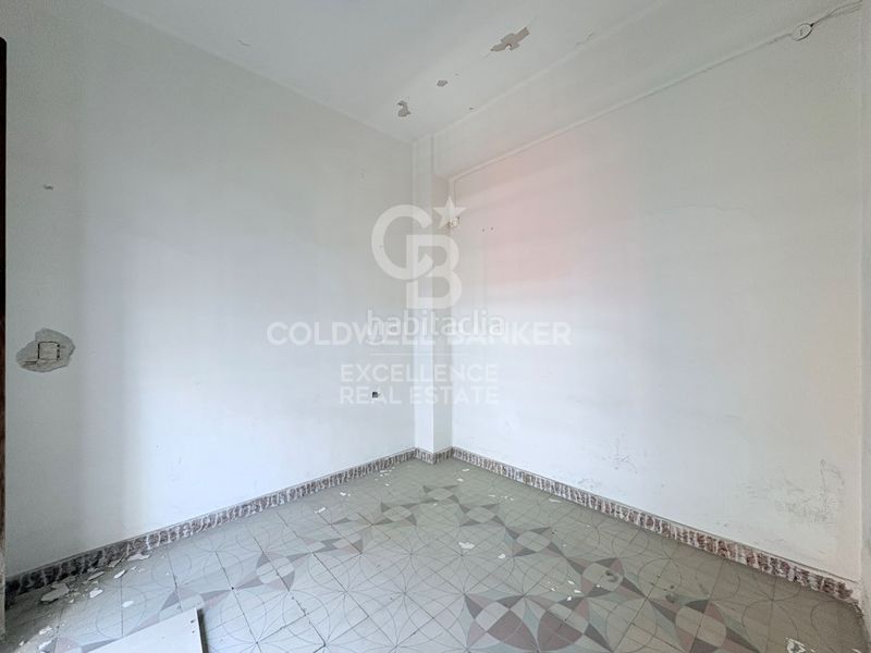 Foto fb85c0a7-d62e-4a25-8f4f-64587d135fb0. Pis a Oliva pueblo Oliva