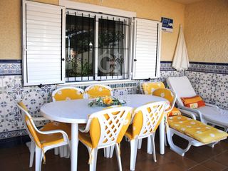 Casa a Santiago de La Ribera. Luminoso chalet adosado con gran patio, terraza y parking en san