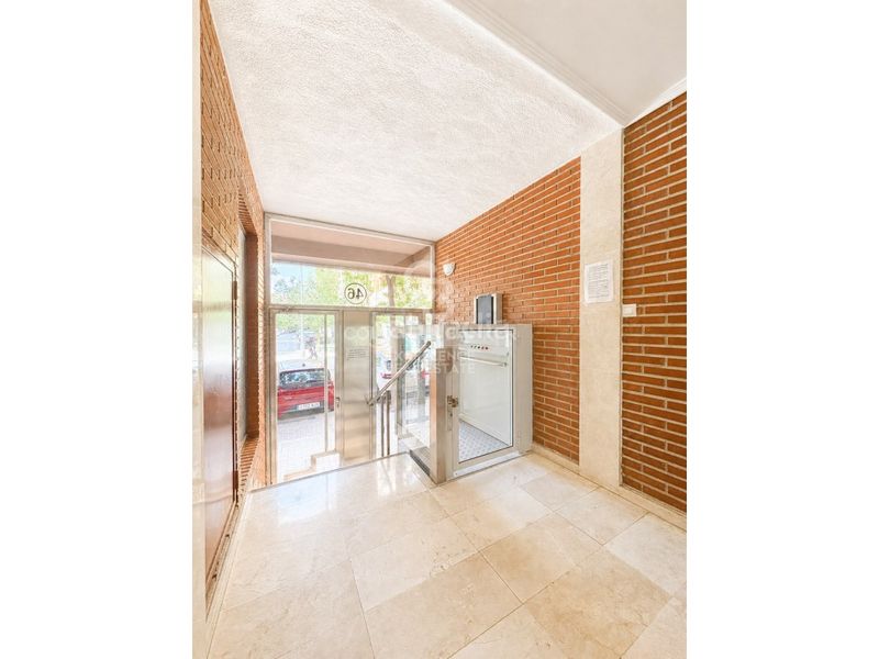 Piso amplio y luminoso piso con 2 terrazas en zona amistad en Valencia - Imagen 25