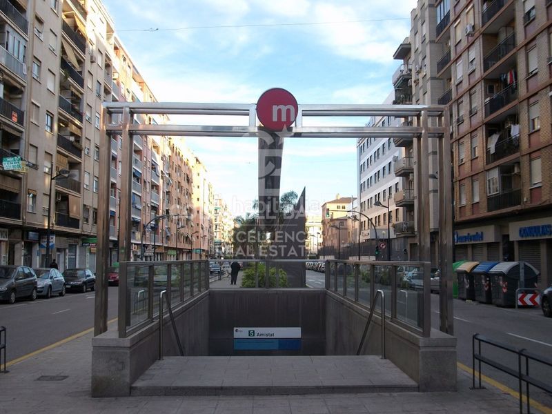 Piso amplio y luminoso piso con 2 terrazas en zona amistad en Valencia - Imagen 30