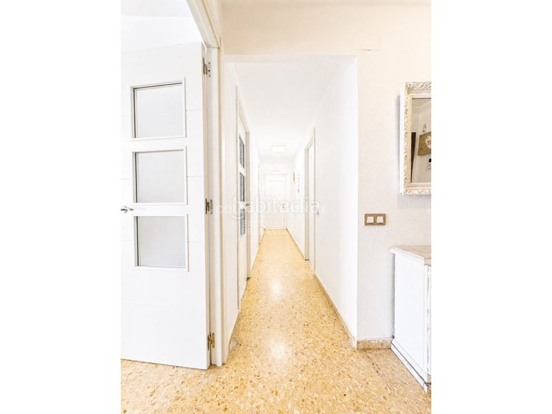 Piso amplio y luminoso piso con 2 terrazas en zona amistad en Valencia - Imagen 19