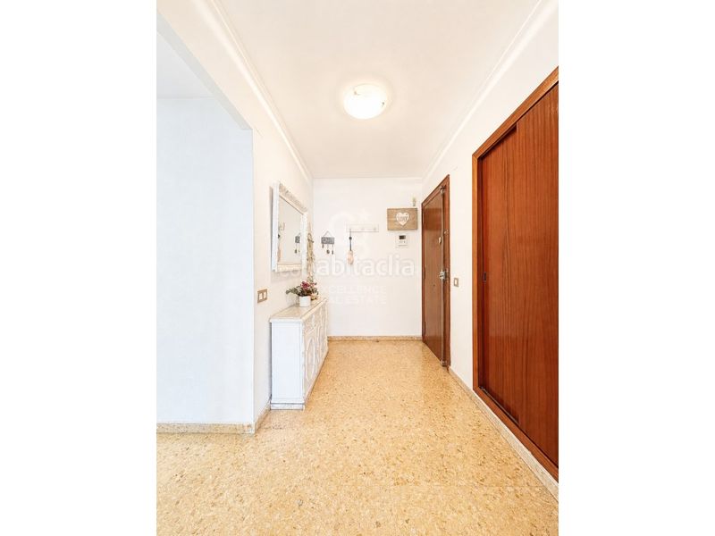 Piso amplio y luminoso piso con 2 terrazas en zona amistad en Valencia - Imagen 18