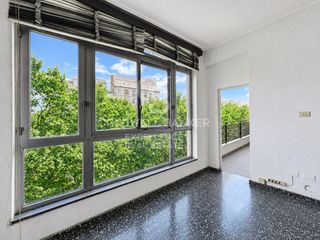 Etagenwohnung  Gran via ramon y cajal. Piso de 190 m con terraza, garaje y gran potencial en gran vía r