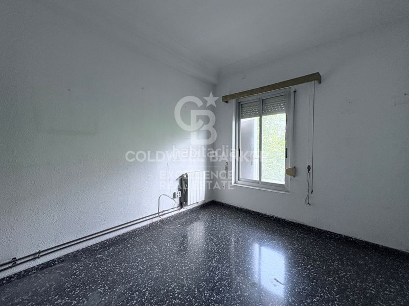 Piso luminoso con terraza y garaje en gran vía ramón y cajal en Valencia - Imagen 14