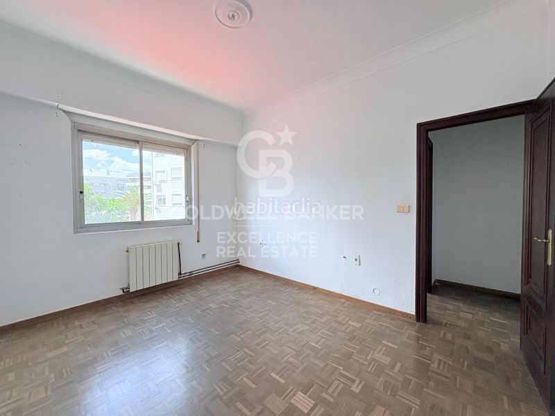 Piso luminoso con terraza y garaje en gran vía ramón y cajal en Valencia - Imagen 26